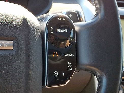 Used 2019 Land Rover Discovery HSE AWD/4WD image 23