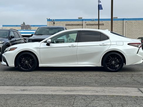 Used 2021 Toyota Camry XSE image 5