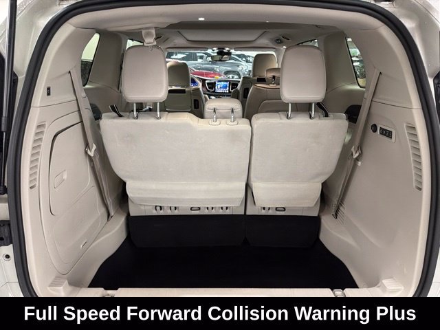 Used 2020 Chrysler Pacifica Limited w/ Tire & Wheel Group FWD image 15