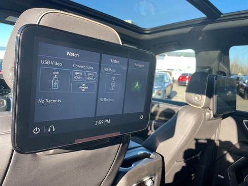 Used 2021 GMC Yukon SLT w/ SLT Luxury Plus Package image 15