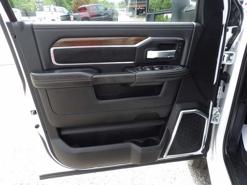 Used 2024 RAM 2500 Laramie w/ Safety Group AWD/4WD image 14