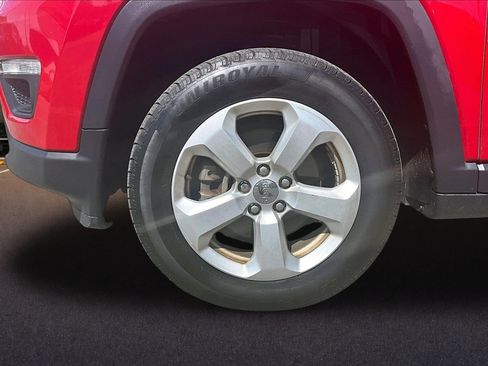 Used 2017 Jeep Compass Latitude w/ Cold Weather Group AWD/4WD image 9