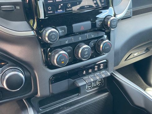 Used 2023 RAM 1500 Big Horn AWD/4WD image 21