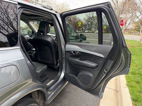 Used 2016 Volvo XC90 T6 Momentum AWD/4WD image 17