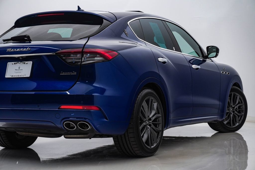 Used 2024 Maserati Levante GT Ultima AWD/4WD image 9
