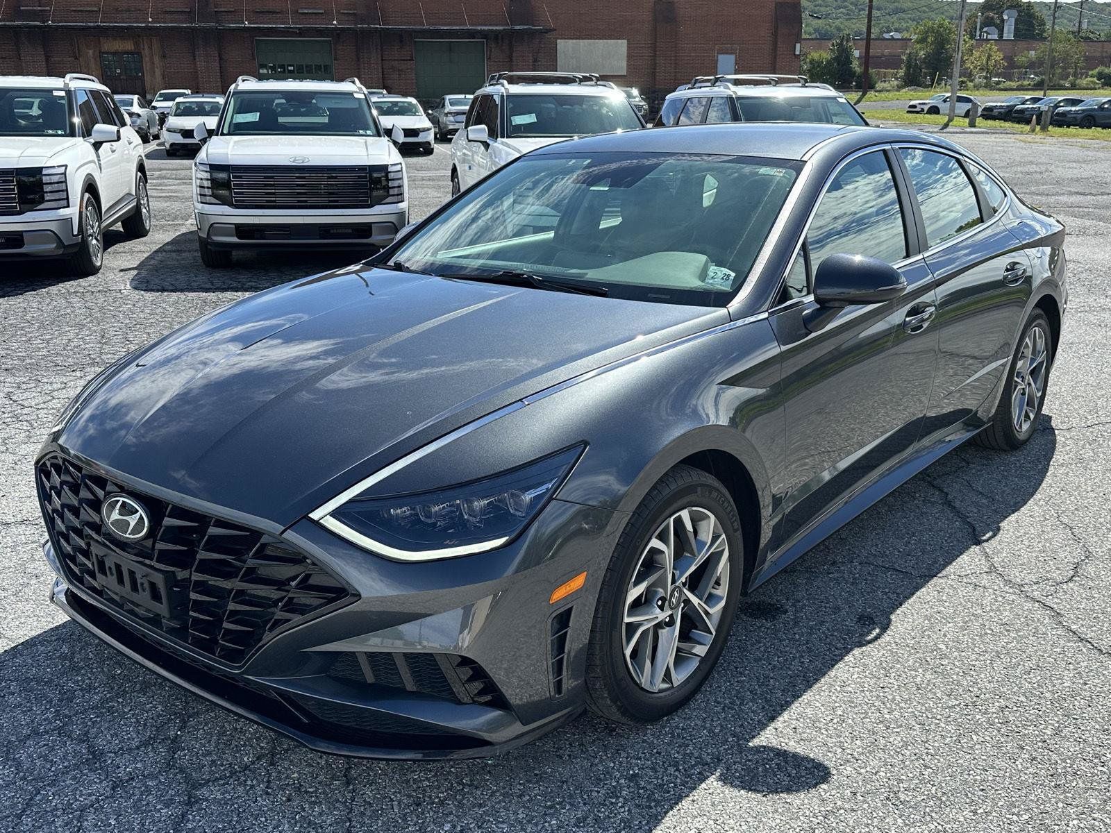 Certified 2023 Hyundai Sonata SEL w/ Preferred Accessory Package FWD image 4