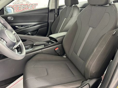 Used 2024 Hyundai Elantra SE FWD image 29
