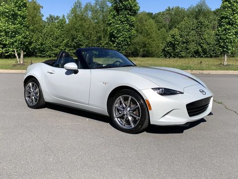 Used 2016 MAZDA MX-5 Miata Grand Touring RWD image 1