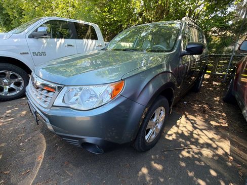 Used 2011 Subaru Forester 2.5X AWD/4WD image 2