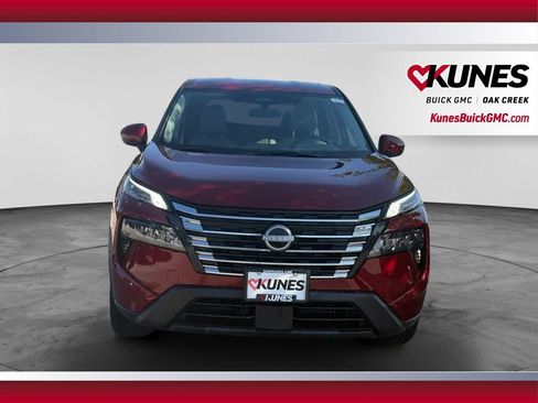 Used 2025 Nissan Rogue SV AWD/4WD image 2