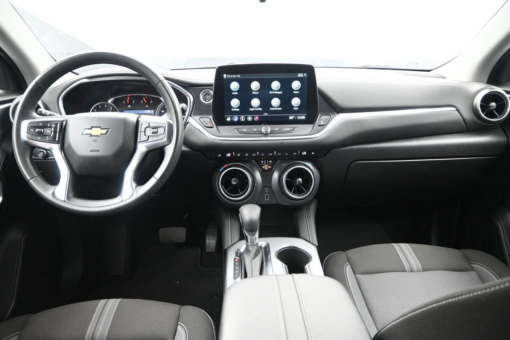 Used 2025 Chevrolet Blazer LT AWD/4WD image 29