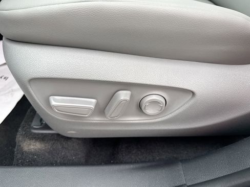 Certified 2026 Toyota Highlander XLE image 14