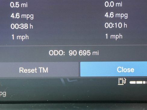 Used 2023 Volvo XC60 B5 Plus w/ Climate Package image 34