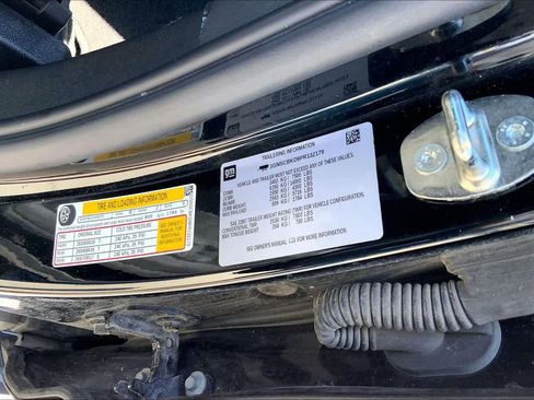 Used 2023 Chevrolet Suburban LS RWD image 29