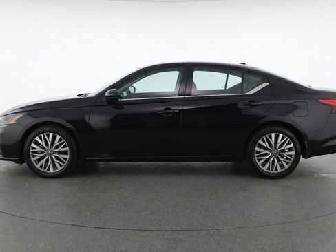 Used 2025 Nissan Altima 2.5 SV image 5