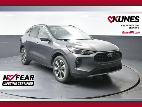 Used 2025 Ford Escape Platinum AWD/4WD image 1