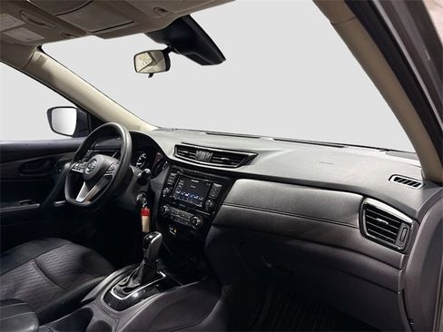 Used 2020 Nissan Rogue S image 29