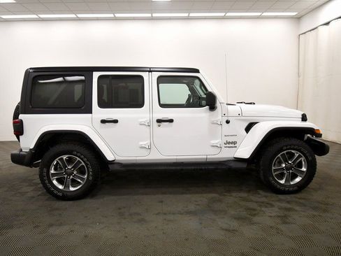 Used 2021 Jeep Wrangler Unlimited Sahara w/ Uconnect 4C Nav & Sound Group image 9