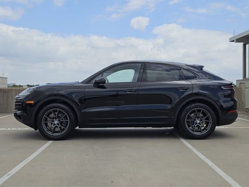 Certified 2026 Porsche Cayenne Coupe AWD/4WD image 2