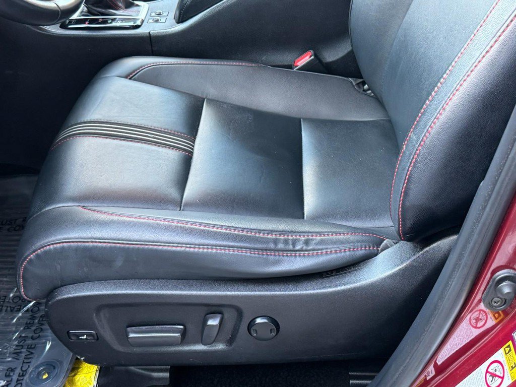 Used 2019 Toyota Highlander SE w/ Nightshade Edition AWD/4WD image 27