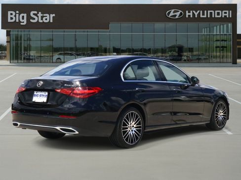 Used 2025 Mercedes-Benz C 300 4MATIC Sedan image 4
