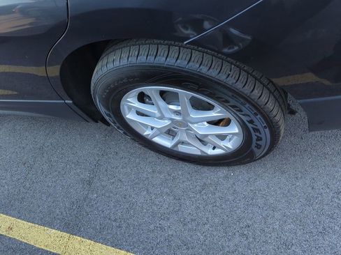 Used 2022 Chevrolet Equinox LS image 5