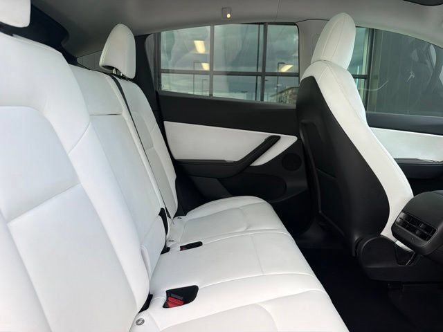 Used 2021 Tesla Model Y Long Range AWD/4WD image 15