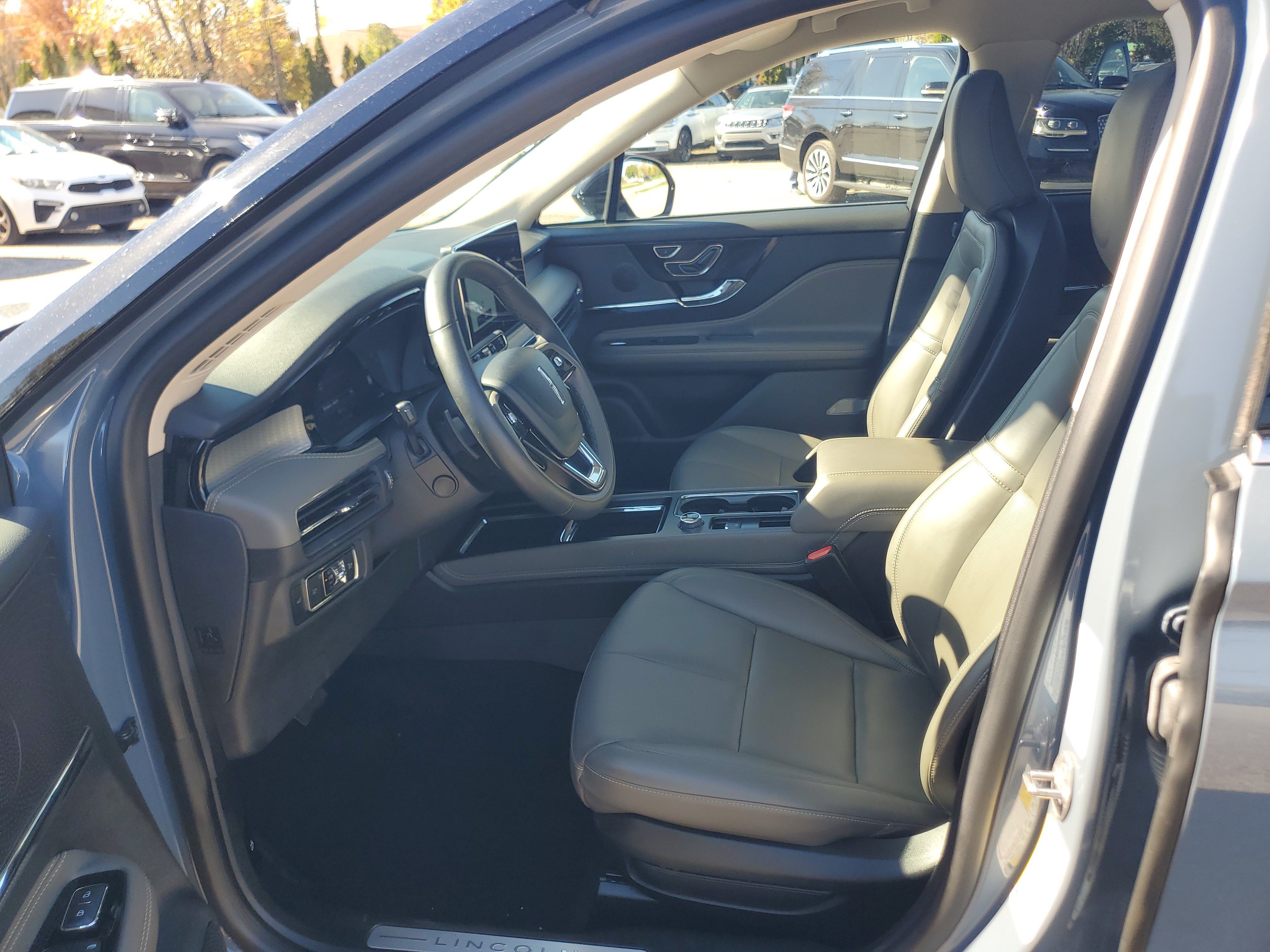 Certified 2023 Lincoln Corsair AWD w/ Equipment Group 101A image 12