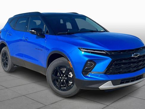 New 2026 Chevrolet Blazer LT w/ Sound & Technology Package AWD/4WD image 3