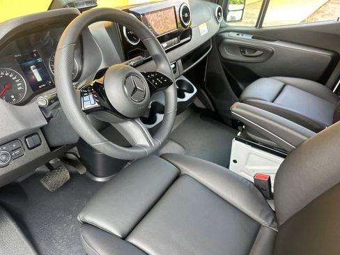New 2025 Mercedes-Benz Sprinter 2500 image 6