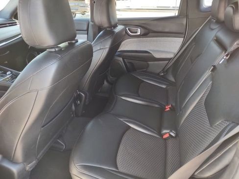 Used 2024 Jeep Compass Latitude AWD/4WD image 18