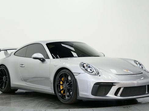 Used 2018 Porsche 911 GT3 RWD image 3