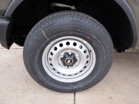 New 2025 Ford Bronco 4-Door image 17