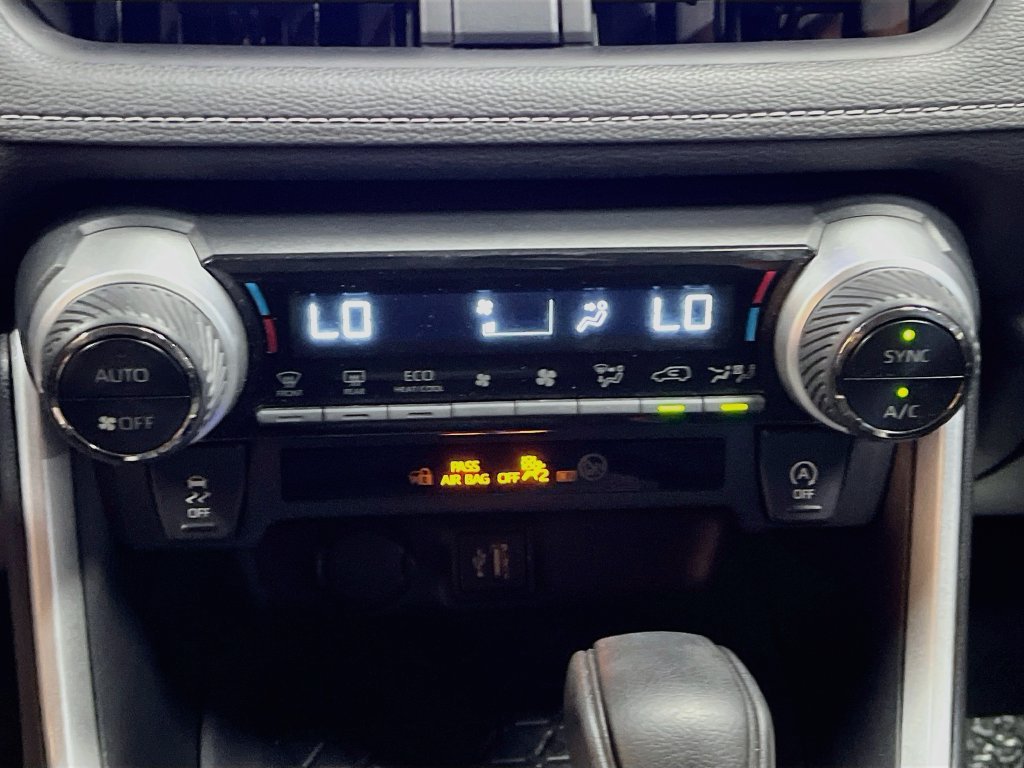 Used 2024 Toyota RAV4 XLE AWD/4WD image 16