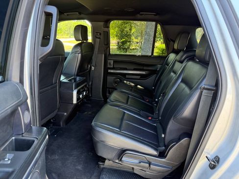 Used 2019 Ford Expedition Max XLT w/ Equipment Group 202A AWD/4WD image 17