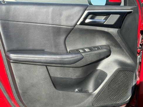 Used 2024 Mitsubishi Outlander SE image 18