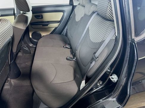 Used 2011 Kia Soul ! FWD image 14