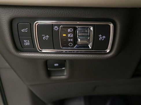 Used 2021 Lincoln Nautilus Reserve AWD/4WD image 40