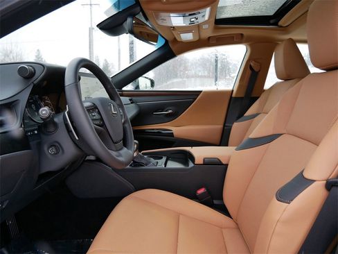 Certified 2025 Lexus ES 350 w/ Premium Package image 8