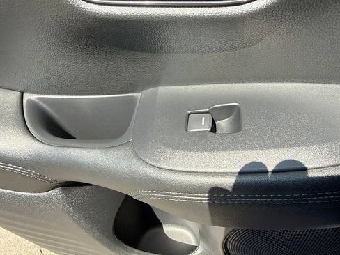 Used 2026 Honda HR-V LX image 9