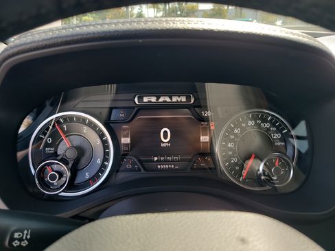Used 2023 RAM 1500 Laramie AWD/4WD image 28