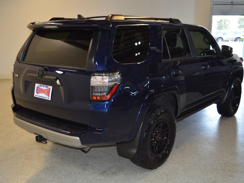 Used 2021 Toyota 4Runner TRD Off-Road Premium AWD/4WD image 3