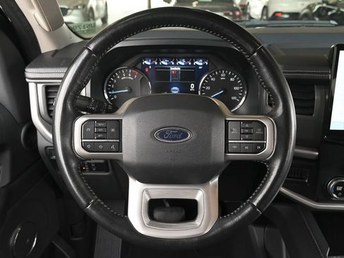 Used 2024 Ford Expedition XLT RWD image 17