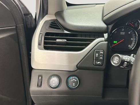 Used 2020 GMC Yukon XL SLT image 16