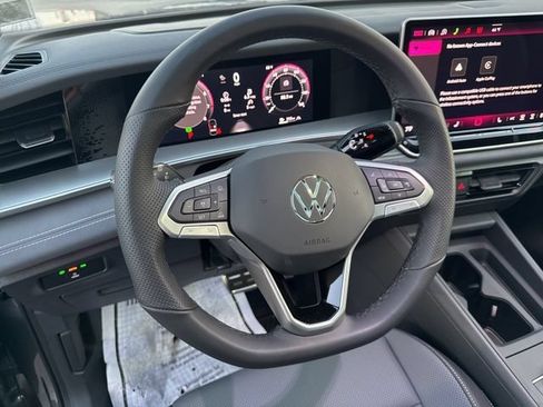 New 2026 Volkswagen Tiguan SE R-Line AWD/4WD image 10