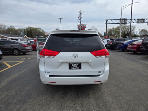 Used 2013 Toyota Sienna XLE AWD/4WD image 13