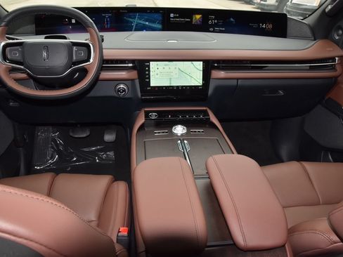 New 2026 Lincoln Navigator L Reserve AWD/4WD image 17