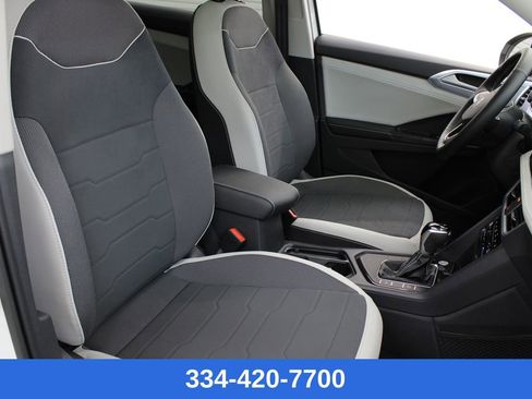 New 2026 Volkswagen Taos SE image 22