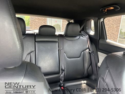 Used 2025 Jeep Compass Limited AWD/4WD image 11