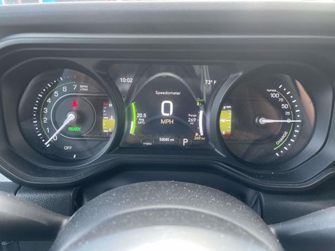 Used 2024 Jeep Wrangler Unlimited Sahara AWD/4WD image 17